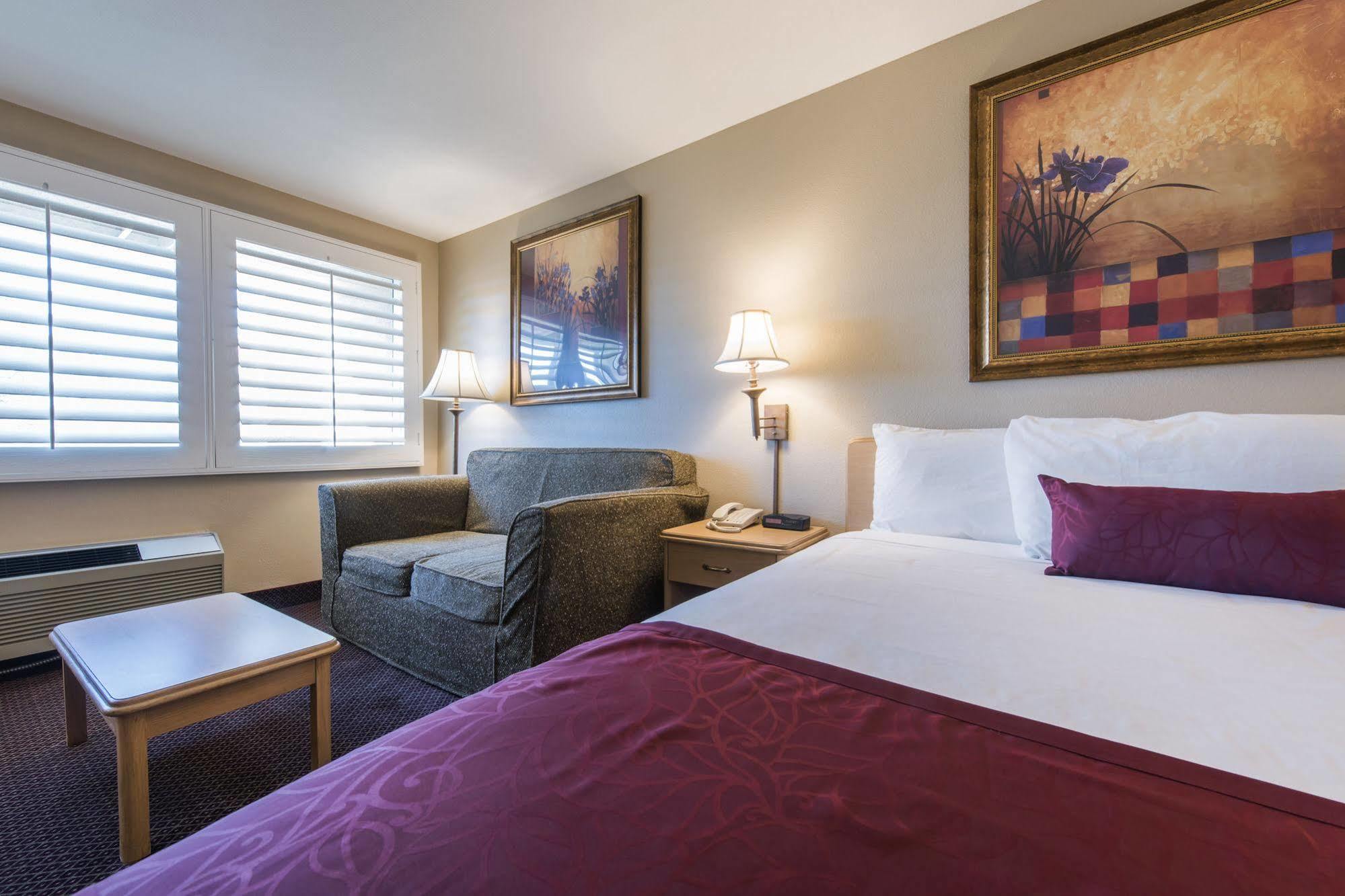 Grand Vista Hotel Simi Valley Ngoại thất bức ảnh