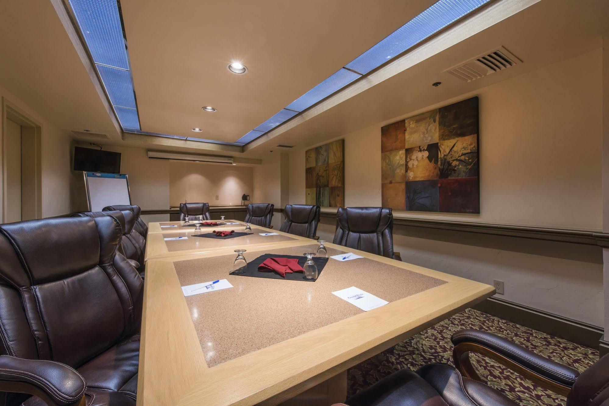 Grand Vista Hotel Simi Valley Ngoại thất bức ảnh